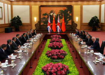 In Beijing, British Prime Minister Sees ‘Huge Opportunities’