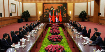 In Beijing, British Prime Minister Sees ‘Huge Opportunities’