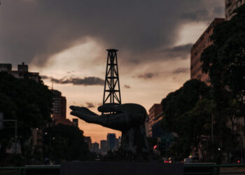 Venezuelan Lawmakers Approve Sweeping Overhaul of Oil Sector