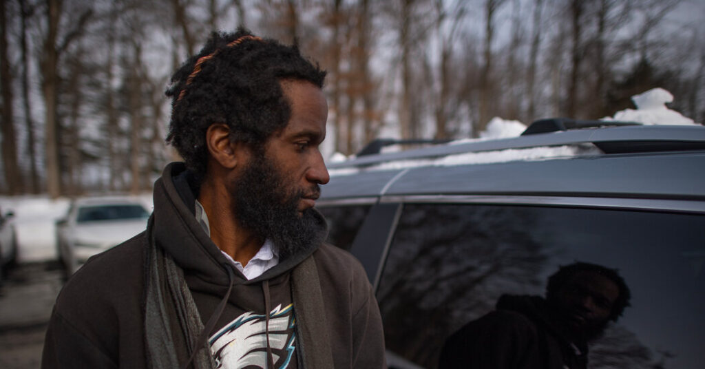 N.Y.P.D. Searches Target Black and Latino Drivers, Lawsuit Says