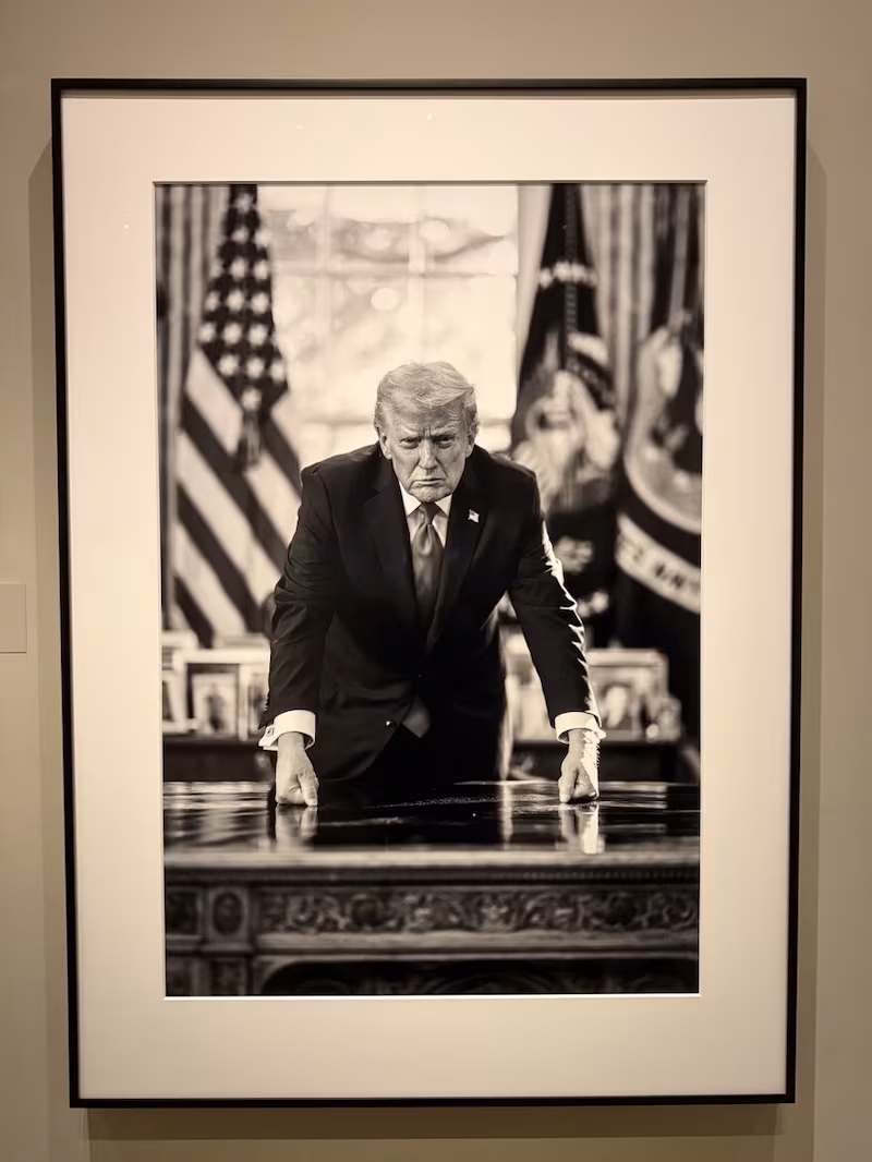 An image of the old description accompanying Trump's portrait in the gallery.
