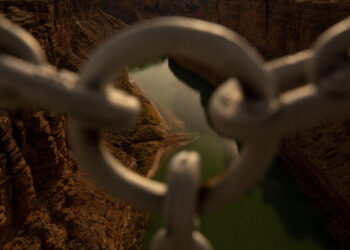 Governors Dive Into an Impasse Over Colorado River Water Use