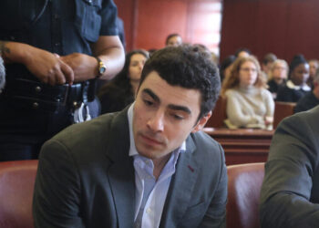 Mangione No Longer Faces Death Penalty in Federal Case