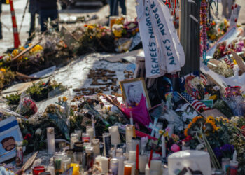 An Ocean of Frozen Flowers Grows Where Alex Pretti Was Killed