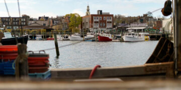 6 Missing as Search Continues for Boat Off the Coast of Massachusetts