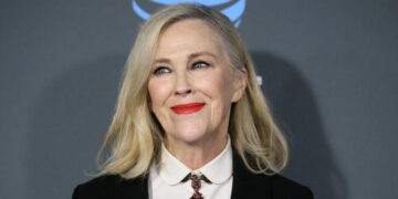 Co-Stars and Fans Pay Tribute to Catherine O’Hara