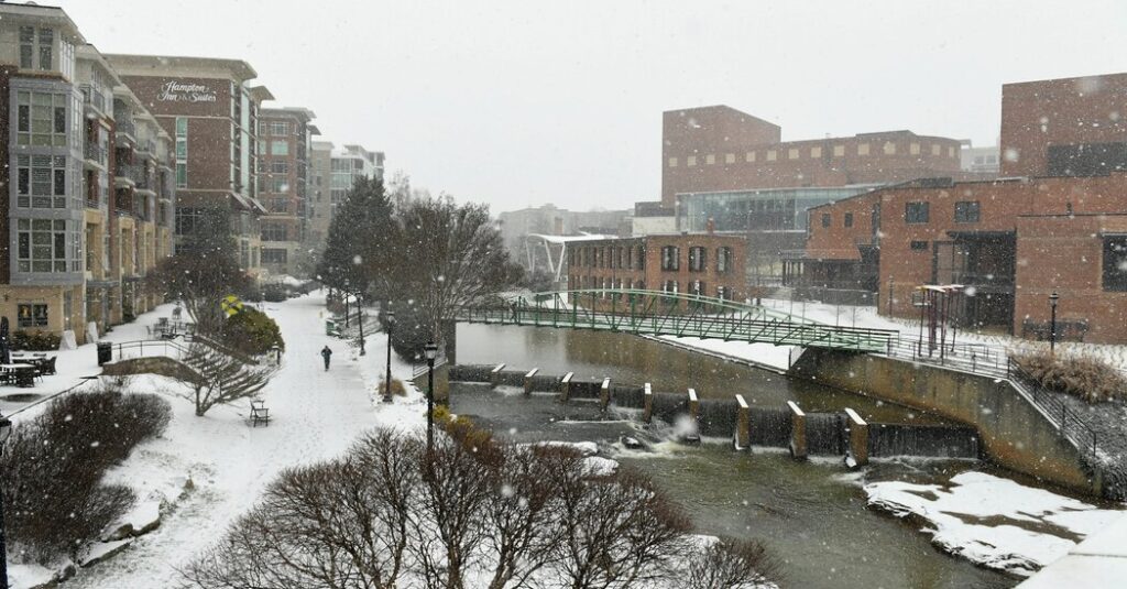 Winter Storm Hits the Carolinas