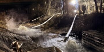 Pumps installed to divert sewage spill from Potomac River