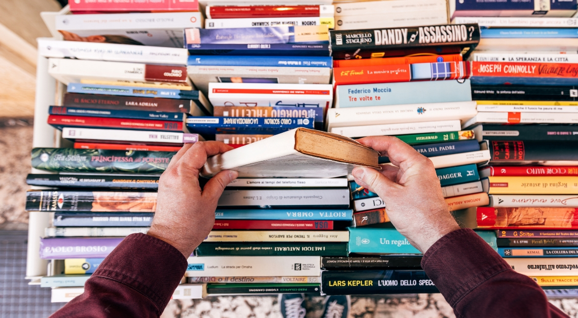 4 Tips for Building a Reading List You’ll Actually Use in 2026