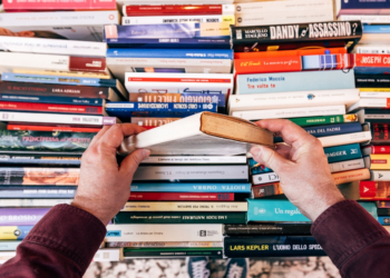 4 Tips for Building a Reading List You’ll Actually Use in 2026