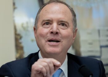 MAGA Target Exposes Billionaire Trump’s Big ‘Middle Finger’ to His Voters