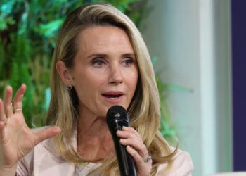 Newsom’s Hollywood Wife Slams Trump After Second Federal Agent Shooting