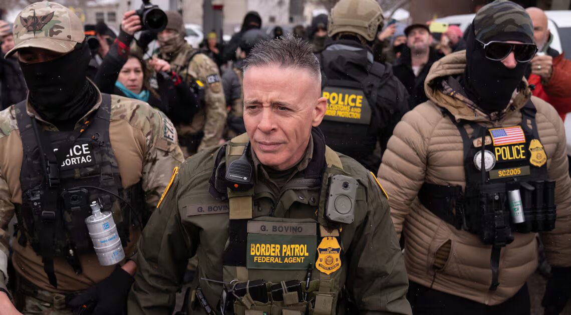 Toppled Trump Goon Sends Weird Mt. Rushmore Love Message to Agents