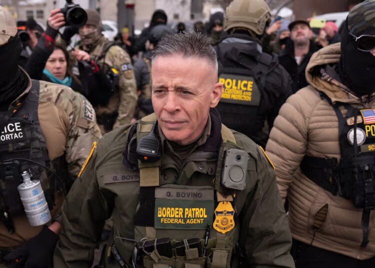 Toppled Trump Goon Sends Weird Mt. Rushmore Love Message to Agents