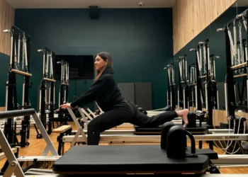 I’ve been a Pilates instructor for 13 years. Here are 5 common mistakes I see clients make during their first few classes.