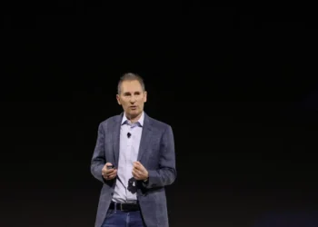 Amazon wants to know what every corporate employee accomplished last year