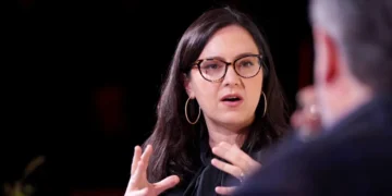 Bari Weiss fielded tough questions from CBS News staffers about political bias and the network’s future at a town hall