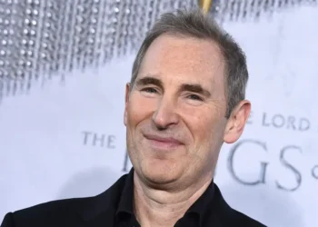 Amazon staff cope with looming layoffs by roasting Jeff Bezos’ ‘2-pizza rule’