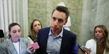 Lawmakers are beginning to grapple with how their staff use AI