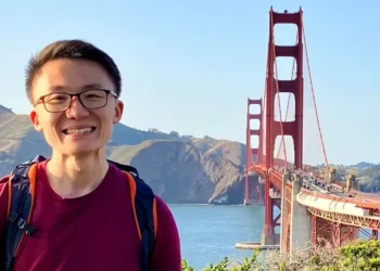 I left McKinsey in my 20s for startup life. Being a founder taught me to stop overanalyzing and speak up more.