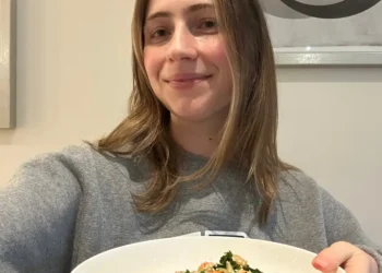 I eat 30 plants a week for gut-healthy fiber &mdash; without meal prepping. 4 time-saving habits help me hit my goal.