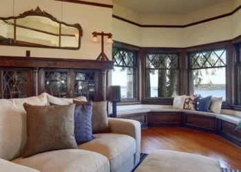 Interior designers share 6 living-room trends that’ll be huge this year, and 2 on their way out