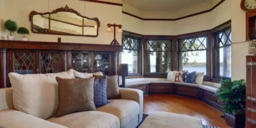 Interior designers share 6 living-room trends that’ll be huge this year, and 2 on their way out