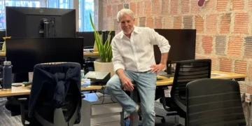 I’m a 69-year-old startup founder and former PayPal and Intuit CEO. I bike to work, take midday naps in my closet, and use index cards to stay organized.