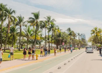 I moved from West Virginia to Miami years ago. There are 3 things I love about living in South Florida &mdash; but one thing I miss.