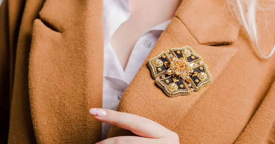 4 jewelry trends that are in this year and 2 that are out, according to stylists and jewelers