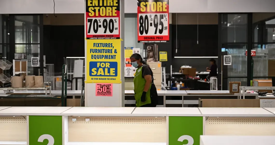 The K-shaped economy of the rich doing fine and everyone else struggling is back &mdash; and it could mean a rocky 2026