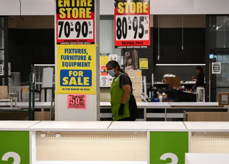 The K-shaped economy of the rich doing fine and everyone else struggling is back &mdash; and it could mean a rocky 2026