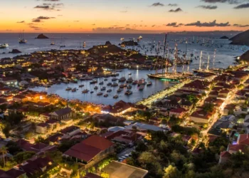 What it’s like visiting the island of St. Barts &mdash; a beloved party spot for billionaires and their superyachts