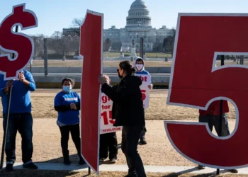 19 states just raised their minimum wage. See which states pay the most.