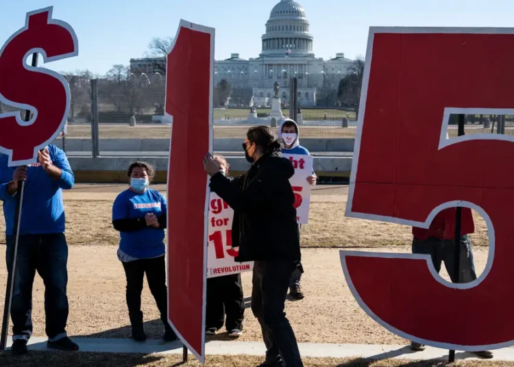19 states just raised their minimum wage. See which states pay the most.