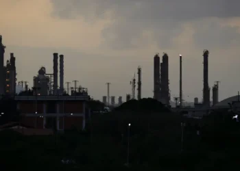 Here are the countries with the most oil reserves, and where Venezuela ranks