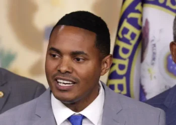 A well-timed Maduro bet on Polymarket paid out big. A new bill would keep government insiders out.