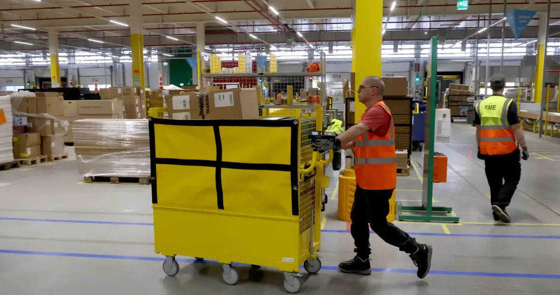 Amazon angers retailers by listing products from other sites without consent