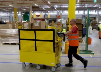 Amazon angers retailers by listing products from other sites without consent