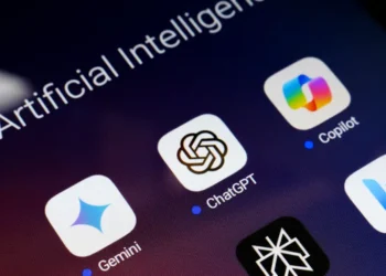 This chart showing ChatGPT vs. Gemini web traffic should have OpenAI worried