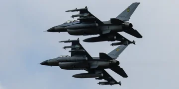 Ukrainian pilot says he had to make new F-16 tactics because NATO’s original training was for a different type of war