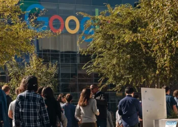 4 Googlers share how they reinvented their careers and pivoted to AI