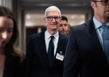 Here’s how much Apple CEO Tim Cook made last year