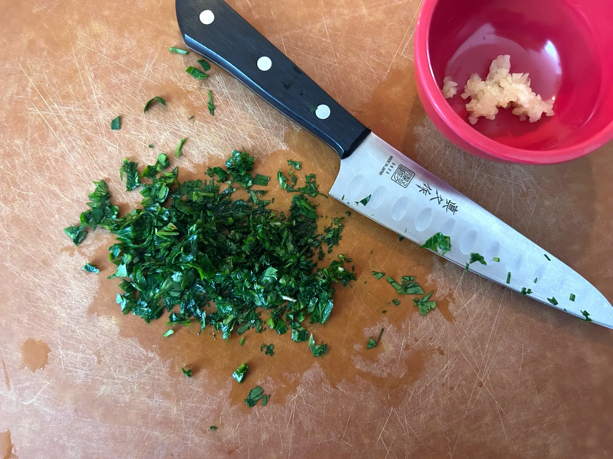 Chopped parsley for Gordon Ramsay's Bloody Mary Pasta