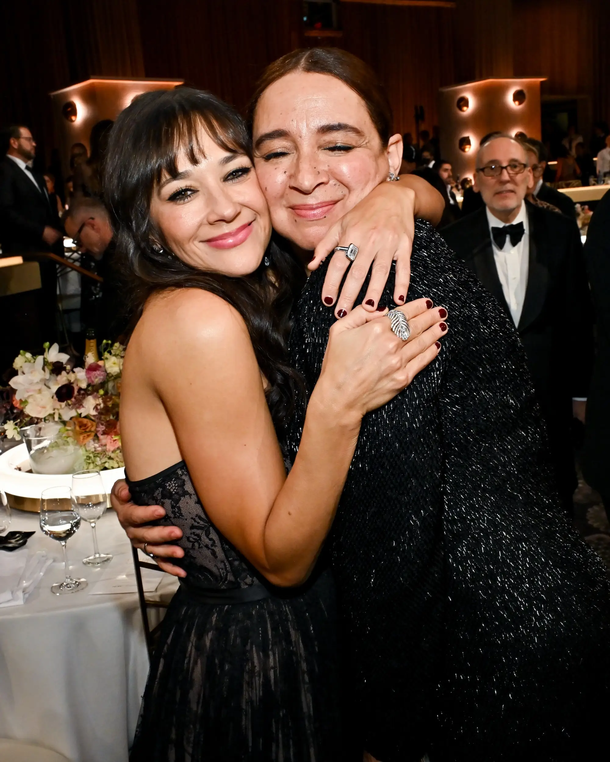 Rashida Jones and Maya Rudolph at the 2026 Golden Globes.