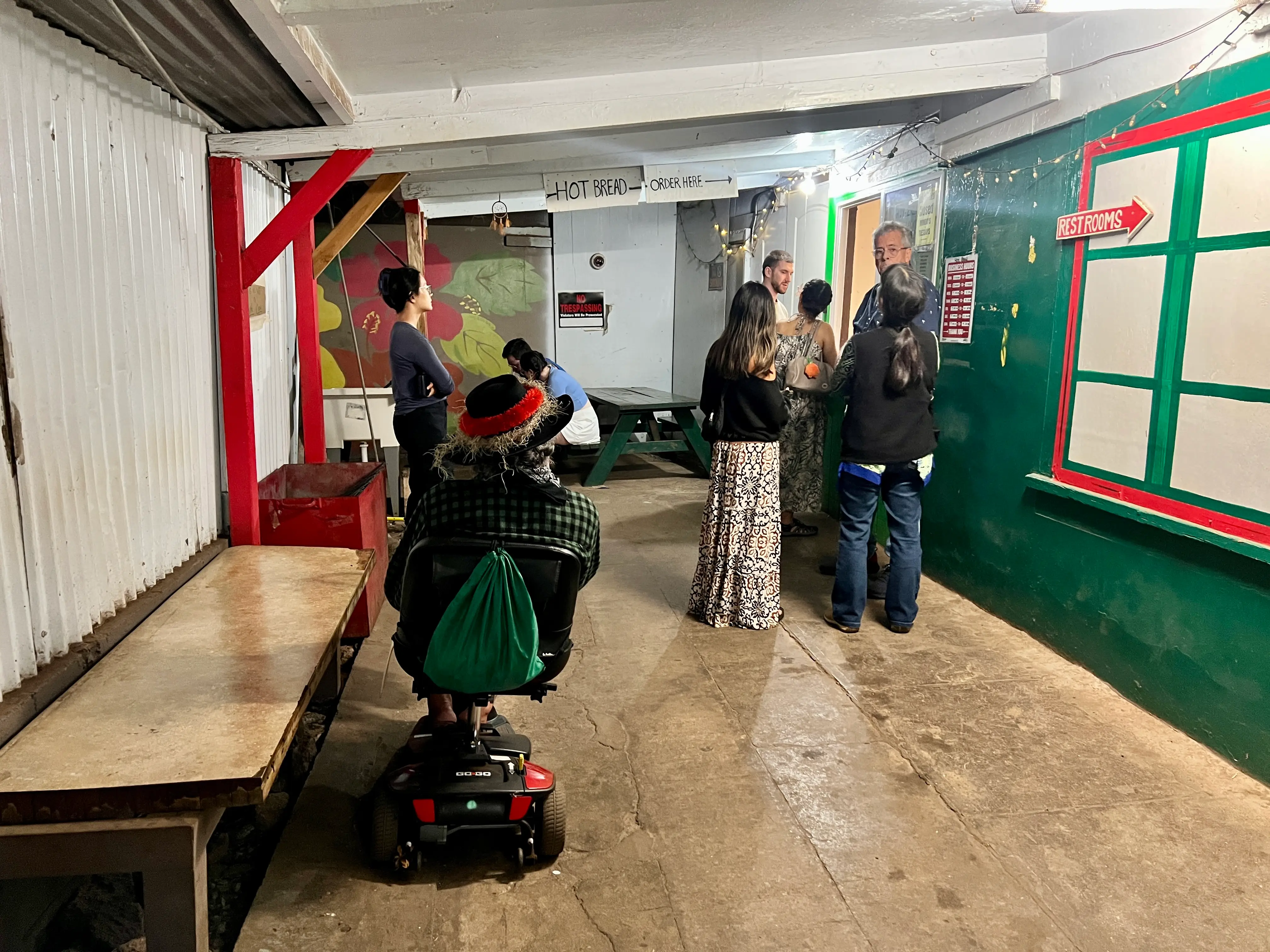 Line of people waiting at Molokai hot bread