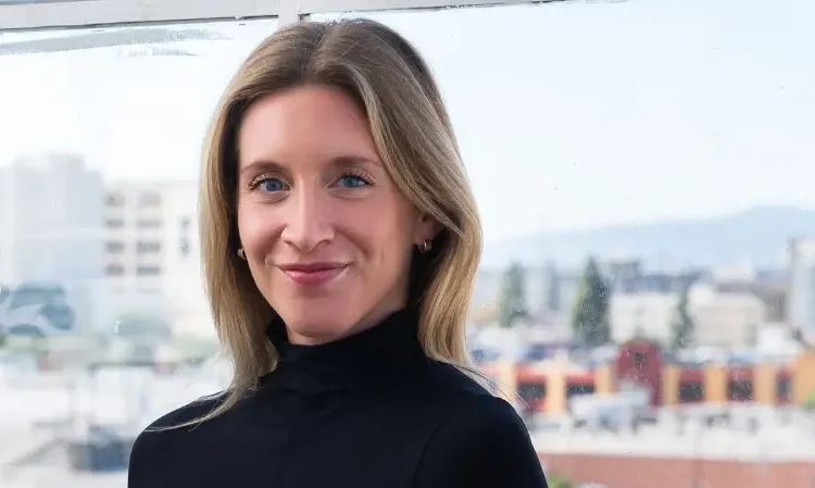 A millennial who hit a 7-figure net worth after quitting corporate life to be a content creator explains how to make money online