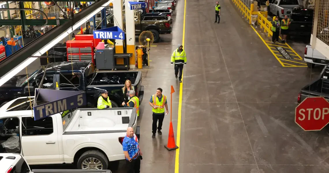 Ford is so desperate for mechanics it’s giving some of them free tools and Carhartt gear