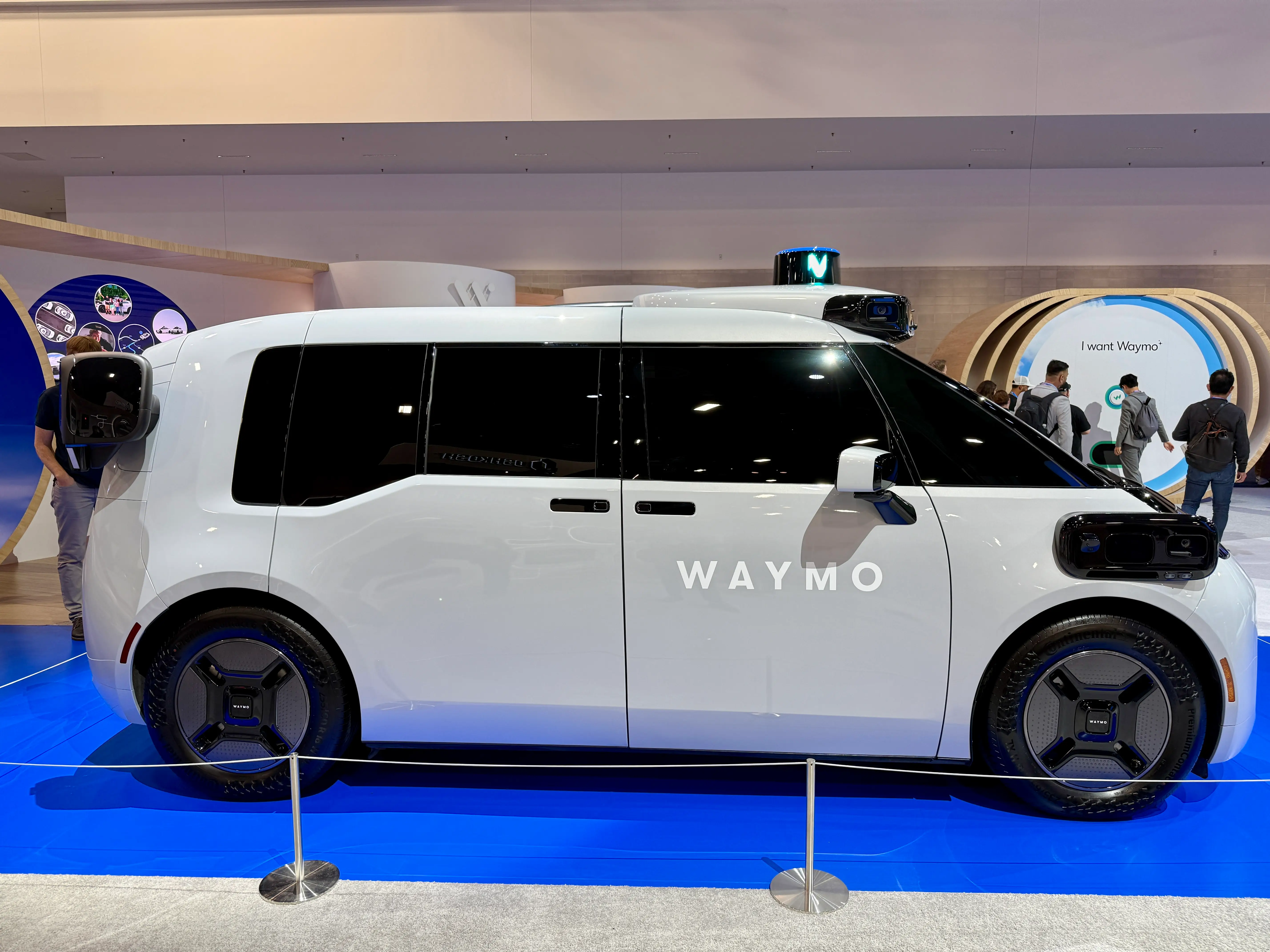Waymo Zeekr