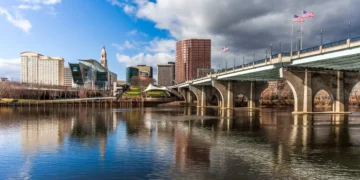 Get ready to enter a bidding war in these 10 housing markets this year